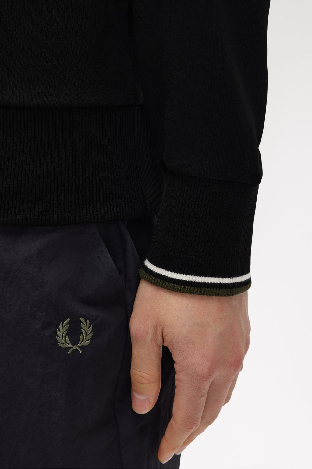 HALF ZIP SWEATSHIRT - BLACK
