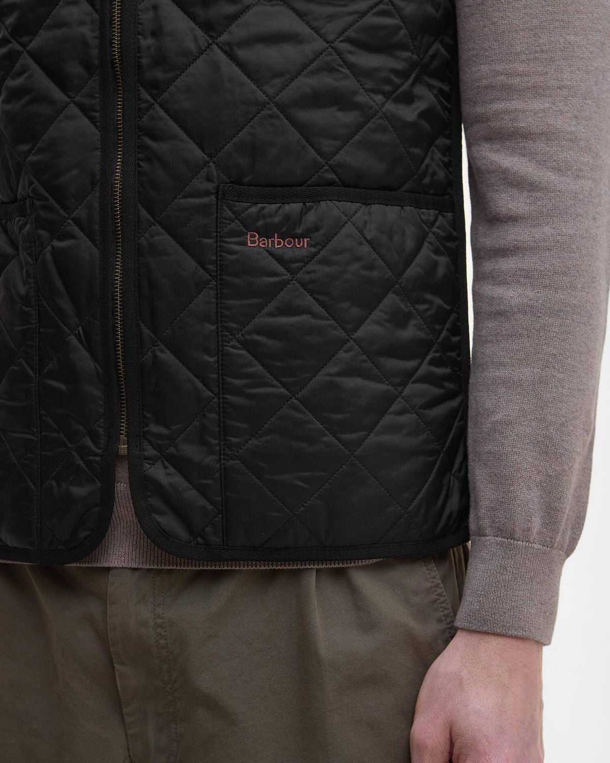 BARBOUR QUILTON WAISTCOAT/ZIP - BLACK-MODERN