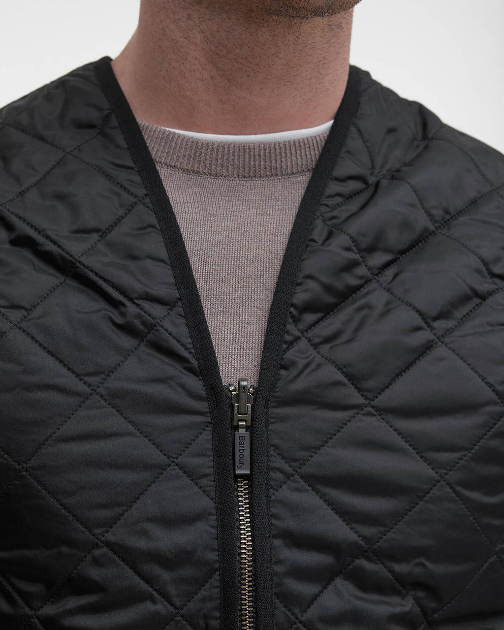 BARBOUR QUILTON WAISTCOAT/ZIP - BLACK-MODERN