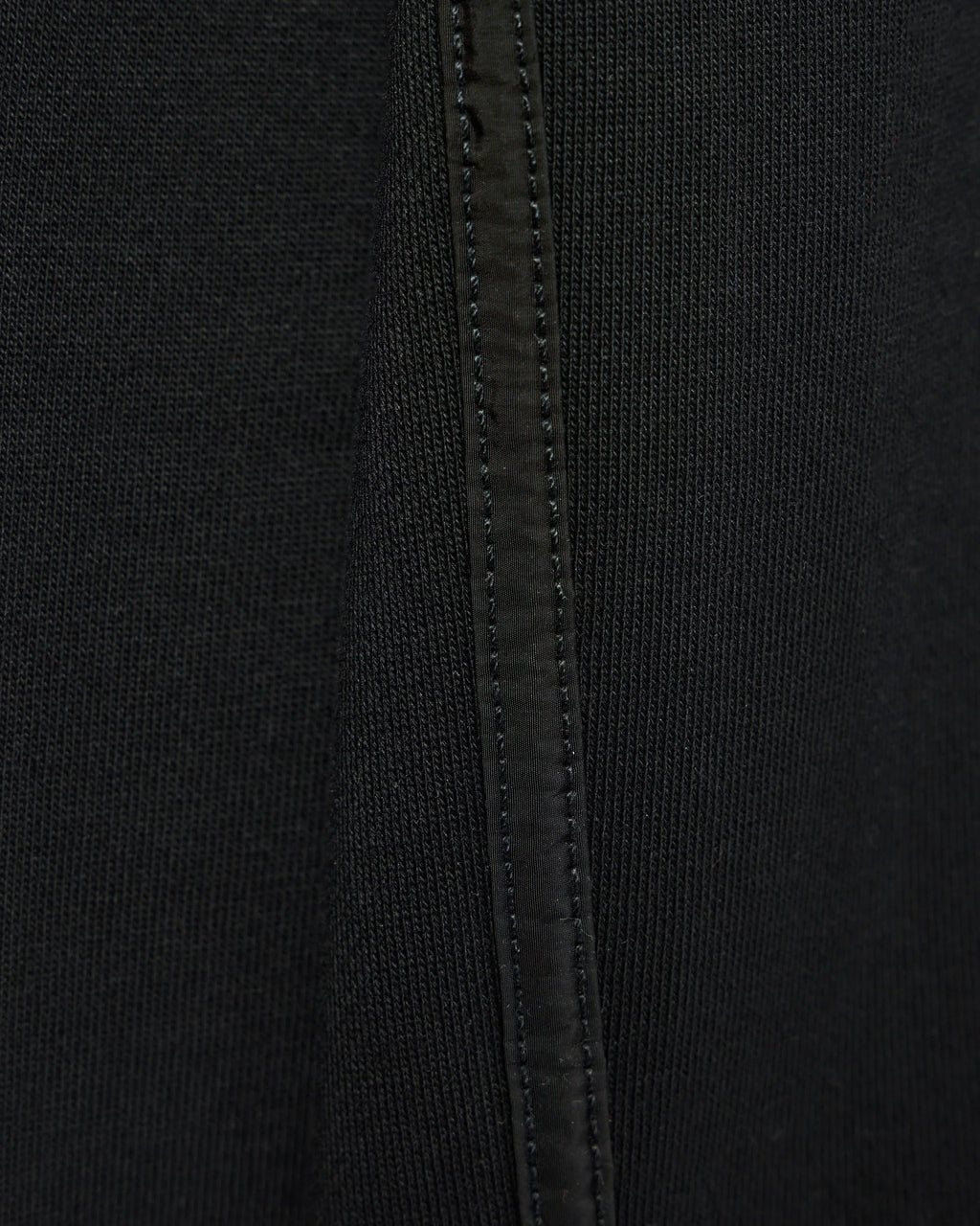 THUNDER - BLACK