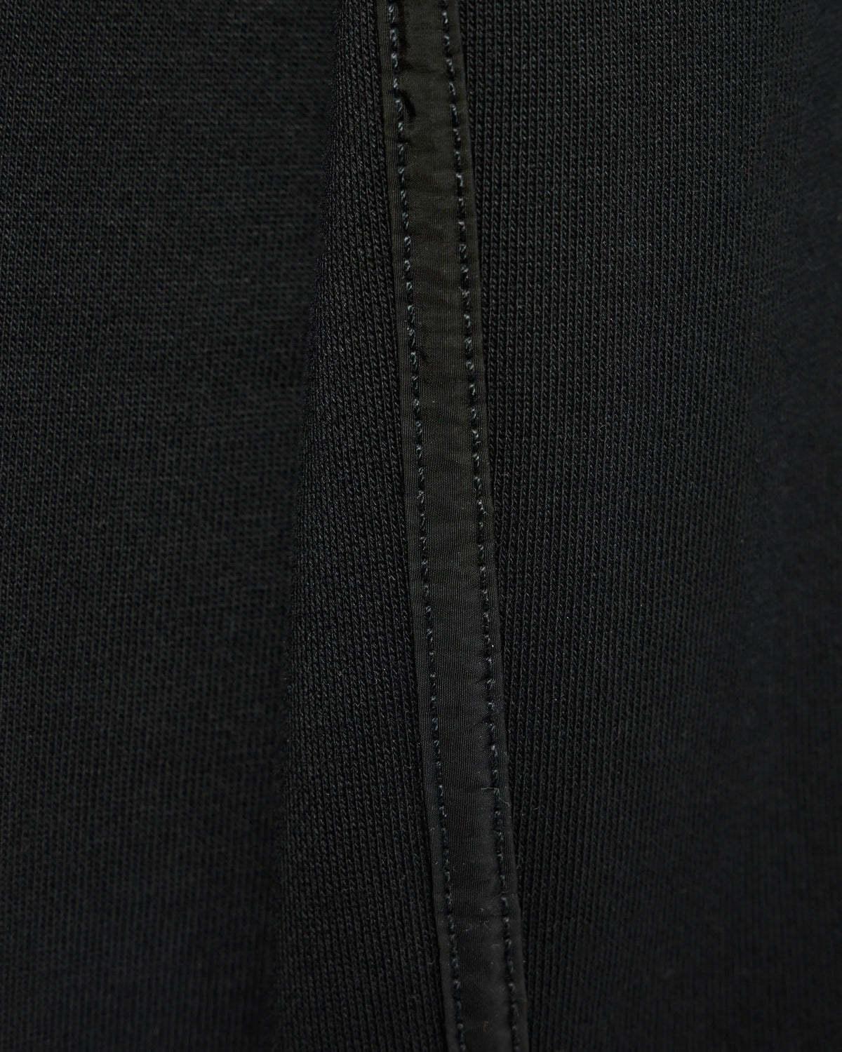 THUNDER - BLACK