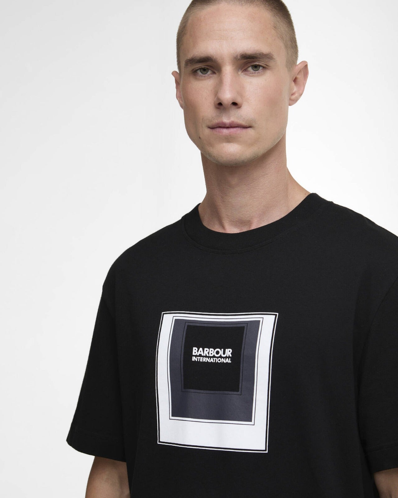 CAPTIVE GRAPHIC T-SHIRT