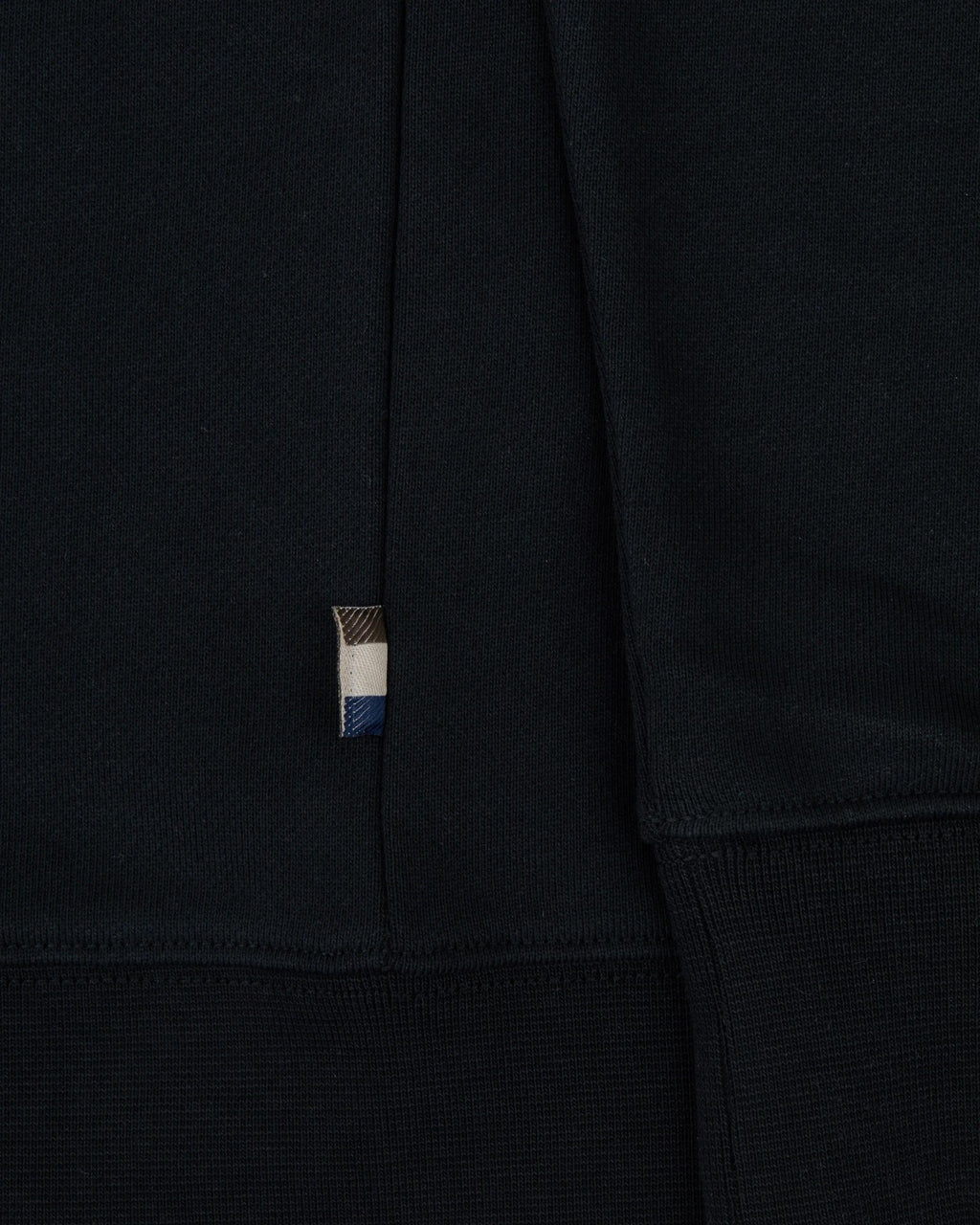 BADGE CREWNECK