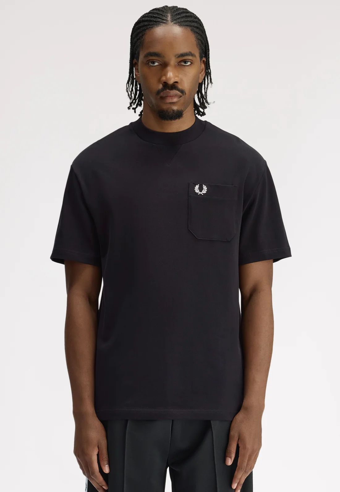POCKET DETAIL T-SHIRT